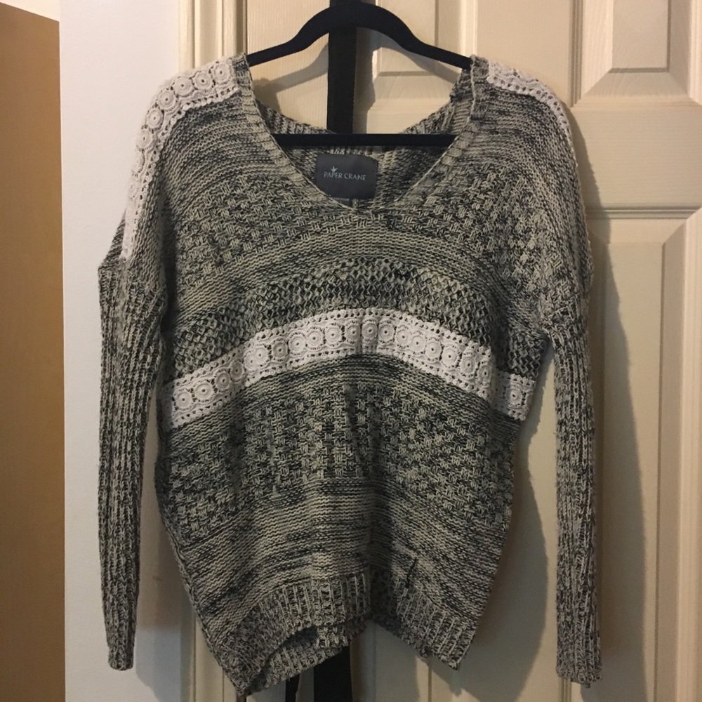 🎉2/$15🎉 Paper Crane Women’s Sweater Size Small!